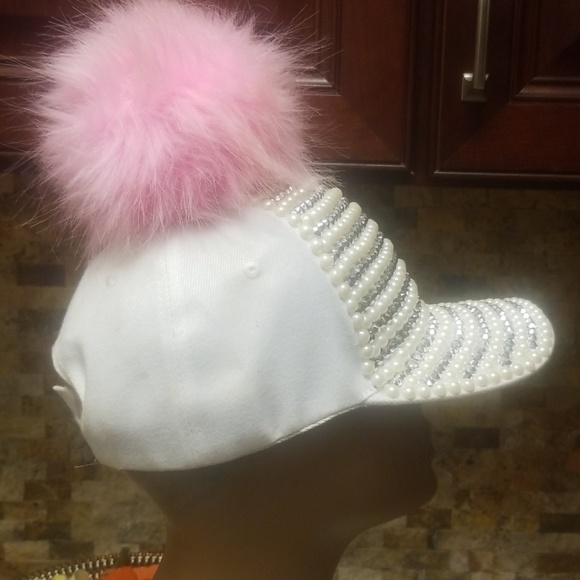 Hat with embellishments and fur pom pom - Picture 3 of 8
